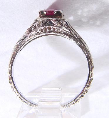 RED SPINEL RING