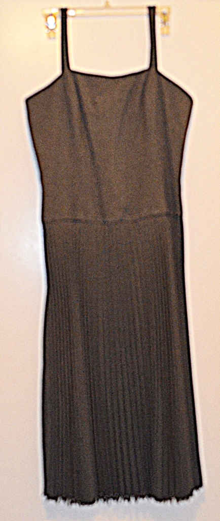 GRAY MIDI PLEATED DRESS