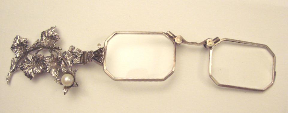 VINTAGE FOLD OVER LORGNETTE